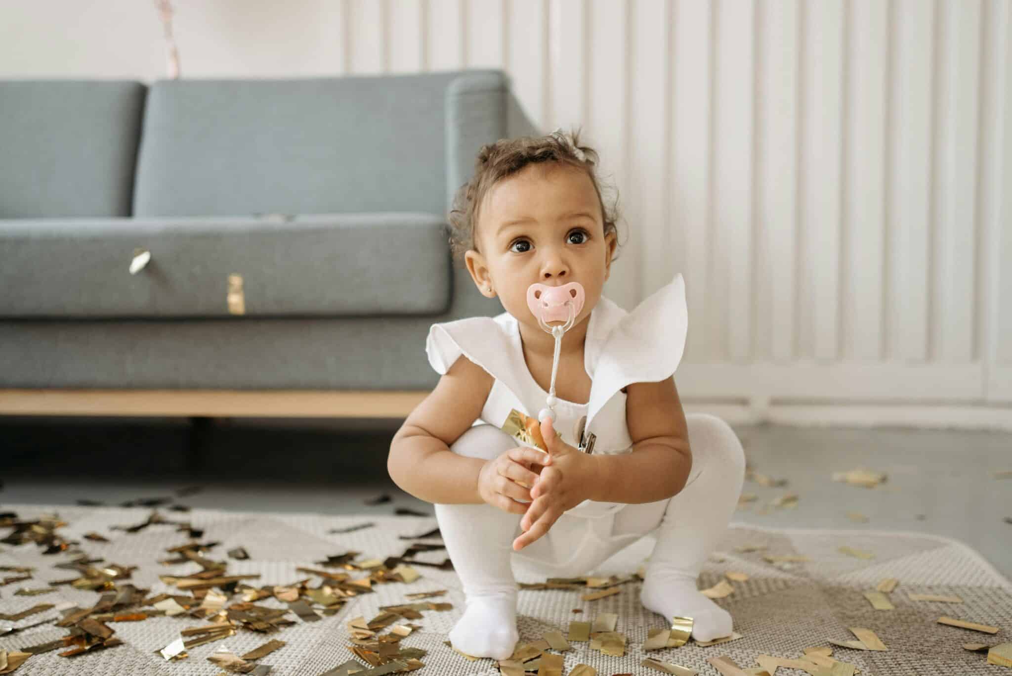 Arrêter la tétine : Quand et comment aider votre enfant à se séparer de sa tétine ?